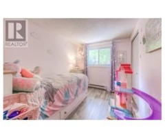 Fully finished 3 bedroom, 3 bathroom home for rent in Guelph, Ontario | free-classifieds-canada.com - 6