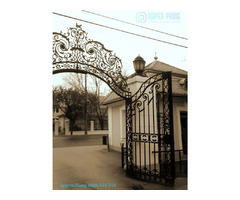 Decorative wrought iron main entry gates | free-classifieds-canada.com - 1