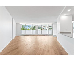 Fully Renovated 1,500 SF WATERFRONT Condo W/ 2 PARKING - Yaletown / English Bay | free-classifieds-canada.com - 4