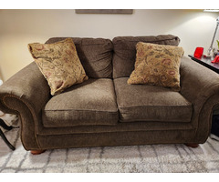 Lazyboy couch and loveseat  | free-classifieds-canada.com - 1