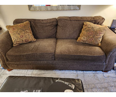 Lazyboy couch and loveseat  | free-classifieds-canada.com - 2